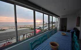 Rock’s Beach Spot Front