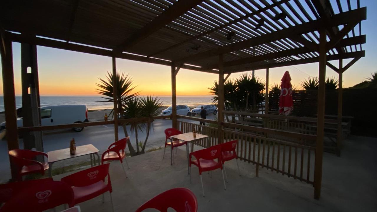 Rock’s Beach Spot Front Costa da Caparica Exterior foto