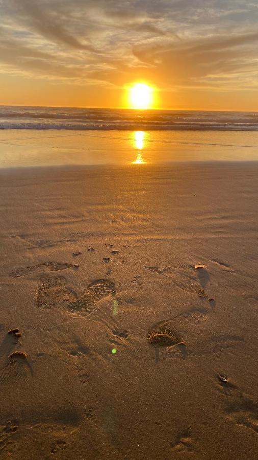 Rock’s Beach Spot Front Costa da Caparica Exterior foto